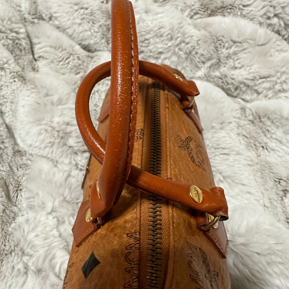 Authentic MCM Mini Body Bag - Picture 3 of 9